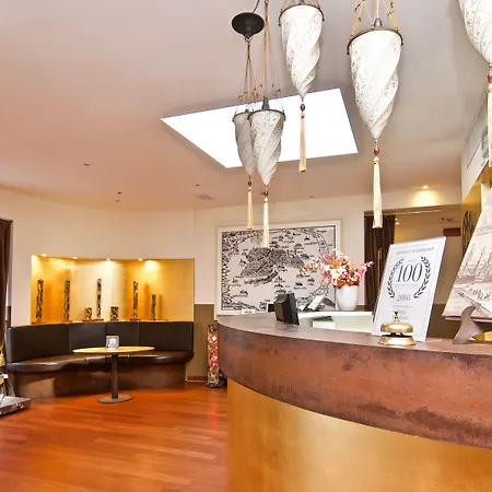 ル イソレ ホテル 3*